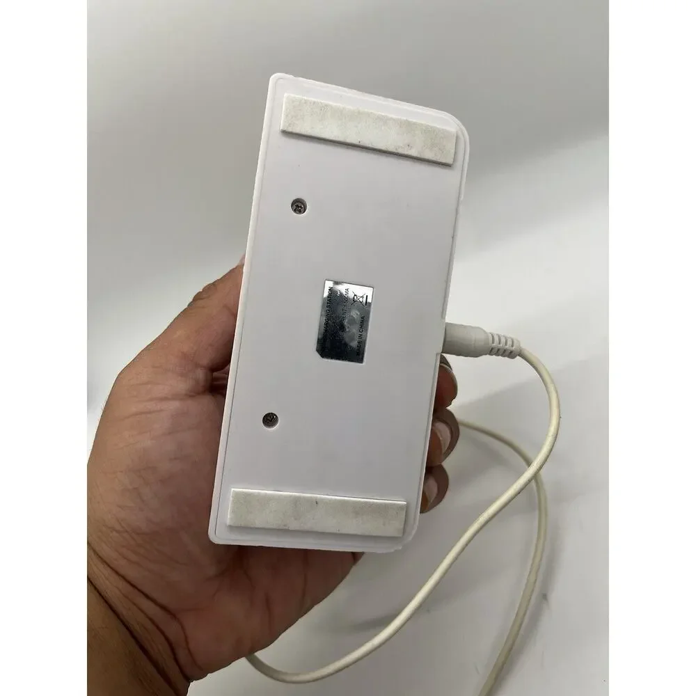 Insten Wii Remote Dual Charging Station With Batteries